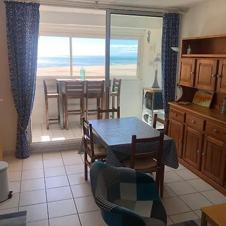 F2 En Front De A 公寓 纳博讷